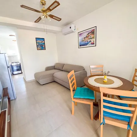 Olive Garden Apartman Vir