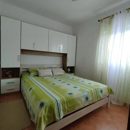 Apartman Olive Garden Vir